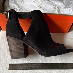 Arturo Chiang Black Peep-Toe Heeled Boots